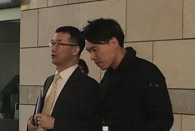 補習名師kris Lau涉賄賂前學生以1千元換dse保密資料案件開審 香港01 社會新聞