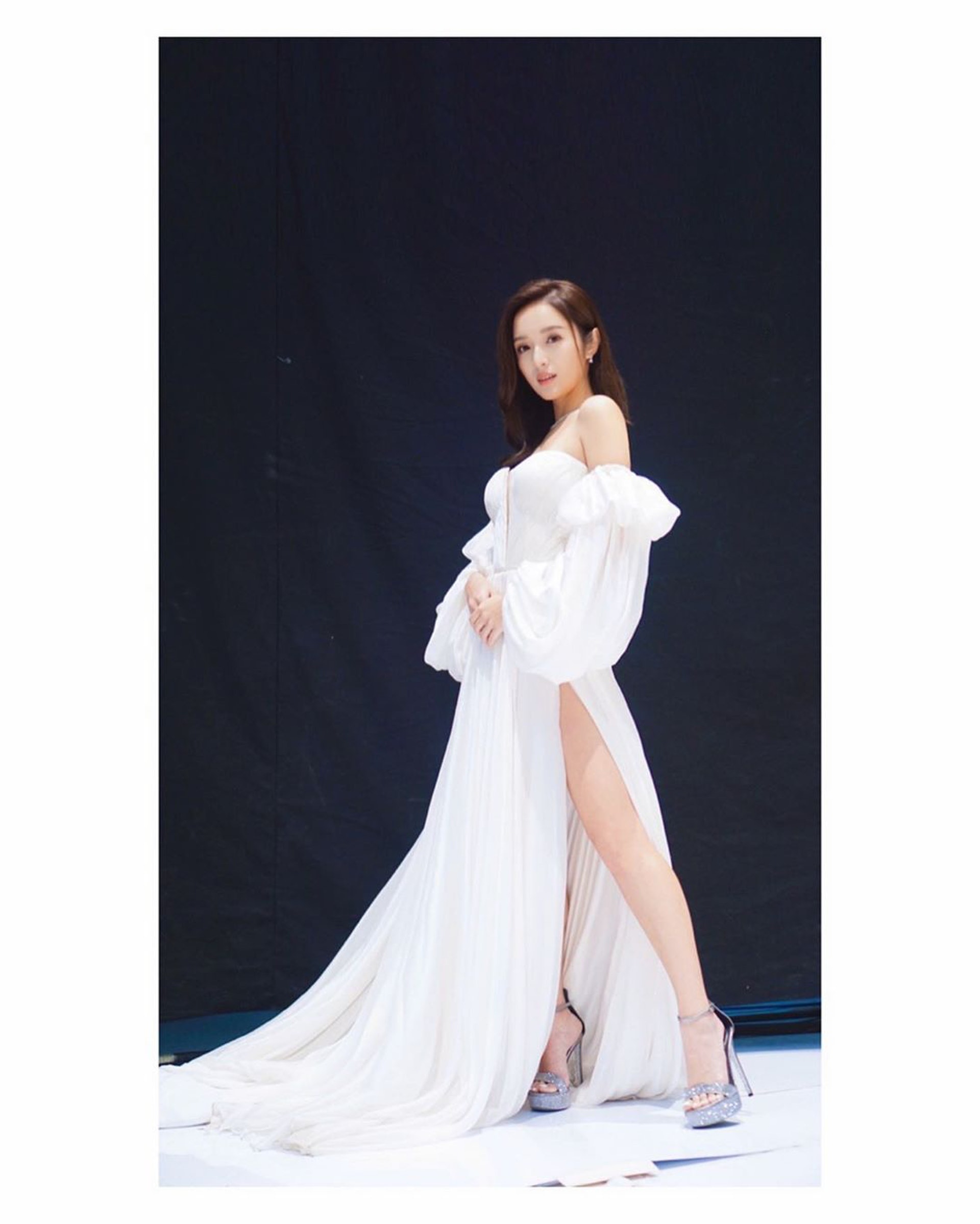 Judy學名模Gigi Hadid擺Pose,令身材比例拉長了不少,更自稱Juju Hadid!(IG@judy.kwong) Judy學名模Gigi Hadid擺Pose,令身材比例拉長了不少,更自稱Juju Hadid!(IG@judy.kwong)