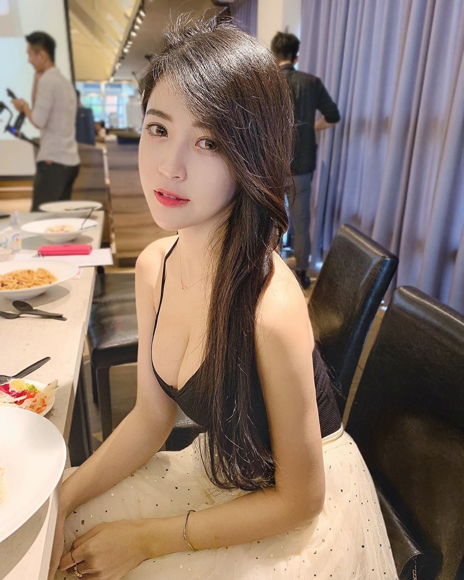 23歲的林珈伊現在是擁有近40萬粉絲的網紅。(IG「kids_be」圖片) 23歲的林珈伊現在是擁有近40萬粉絲的網紅。(IG「kids_be」圖片)