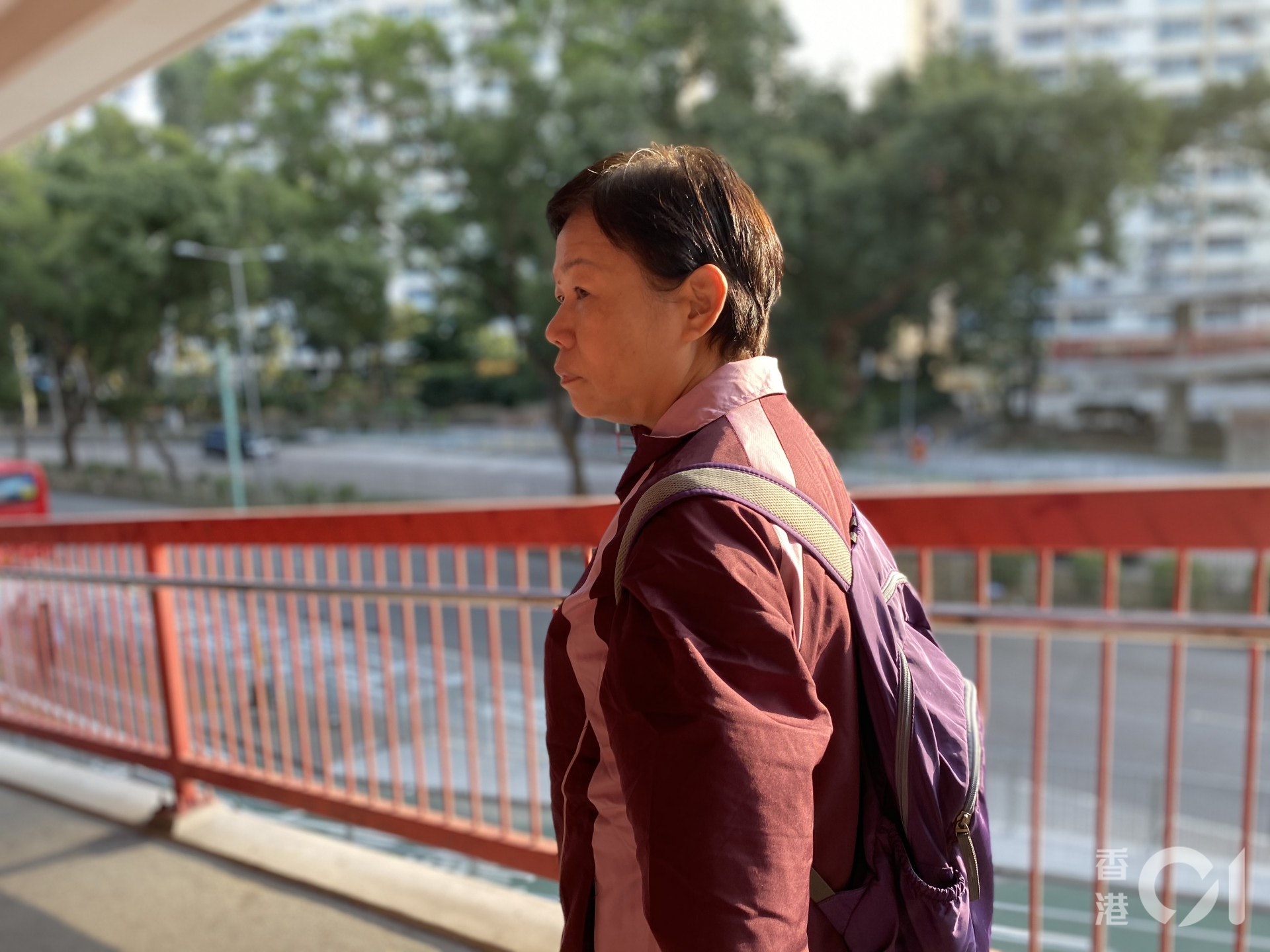 通宵更保安雲姐入行18年,卻從未試過在農曆新年放假,初一、初二亦只可「直踩」去拜年。(黃詠榆攝)
