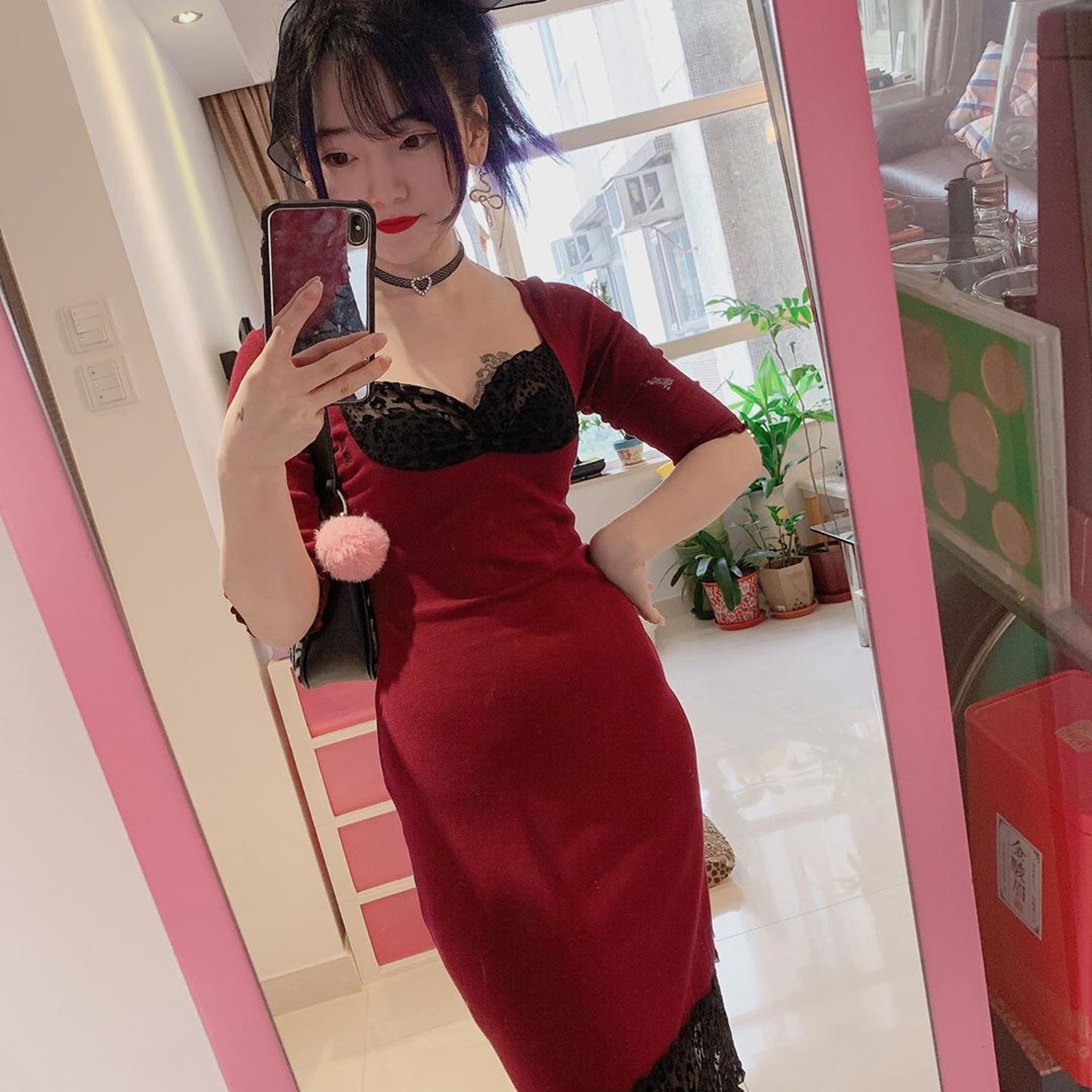 紅色連身裙定價73500韓元(約490港元)。(IG/@nananananana0125) 紅色連身裙定價73500韓元(約490港元)。(IG/@nananananana0125)