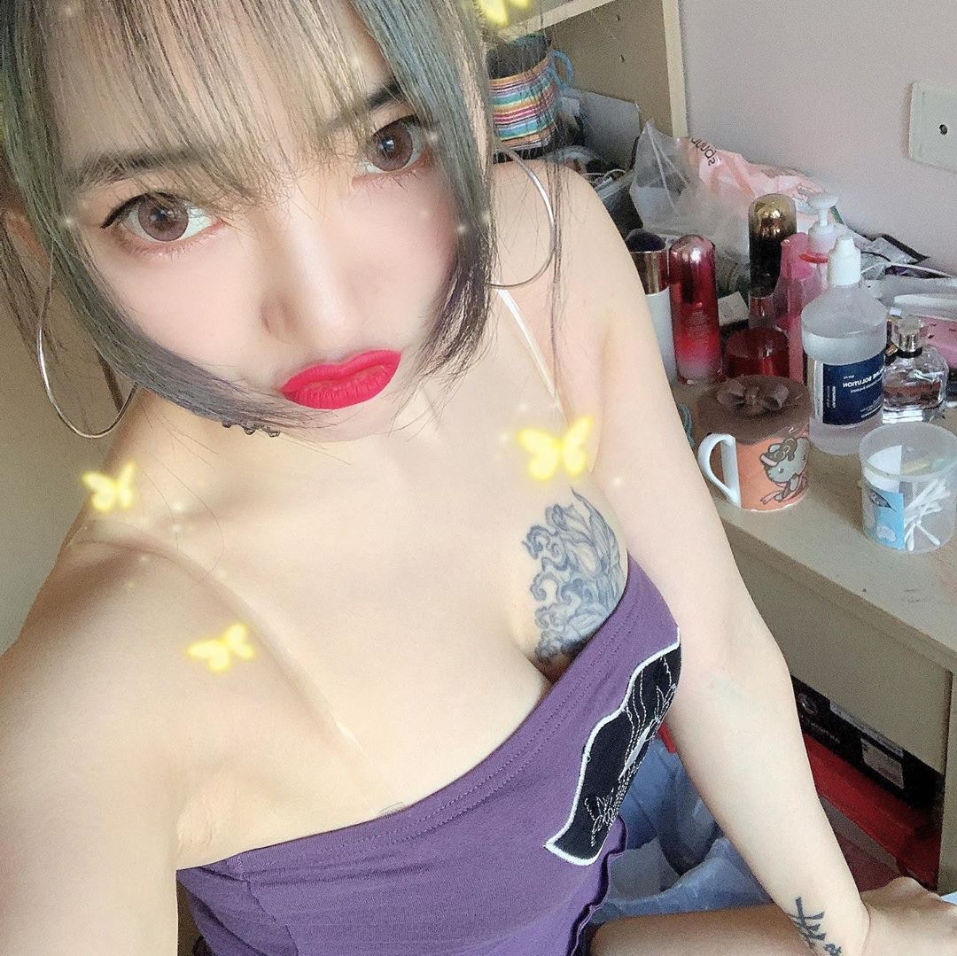 紫色套裝定價81500韓元（約550港元）。（IG/@nananananana0125）