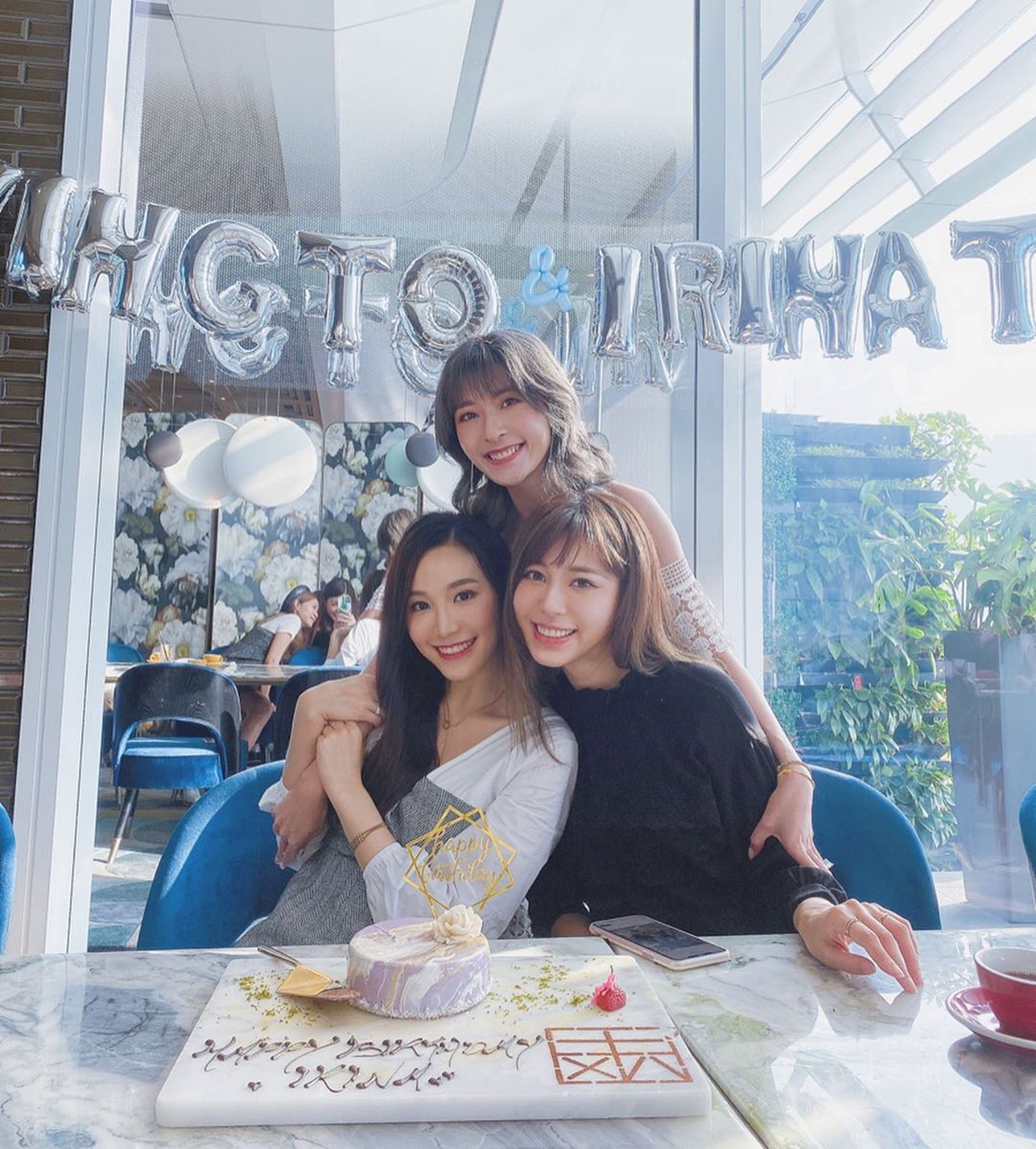 好姊妹重聚!(IG@lolaaurora) 好姊妹重聚!(IG@lolaaurora)