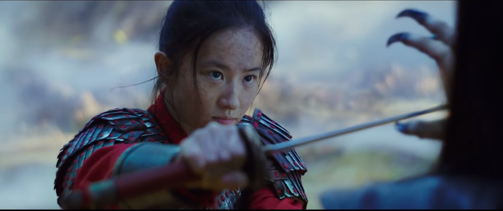 真人版《花木蘭》在上映前夕推出全新預告,這回預告添加了不少動作場面。(《花木蘭》預告擷圖) 真人版《花木蘭》在上映前夕推出全新預告,這回預告添加了不少動作場面。(《花木蘭》預告擷圖)