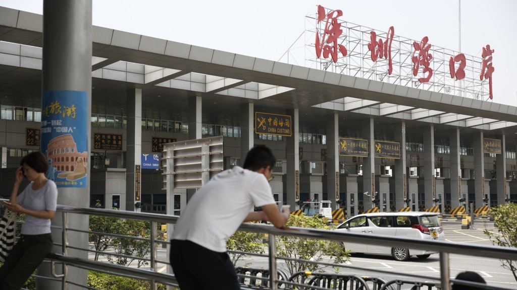 【武漢肺炎】擴大封關首日 運輸署:深圳灣過境人次微升至逾2萬 【武漢肺炎】擴大封關首日 運輸署:深圳灣過境人次微升至逾2萬