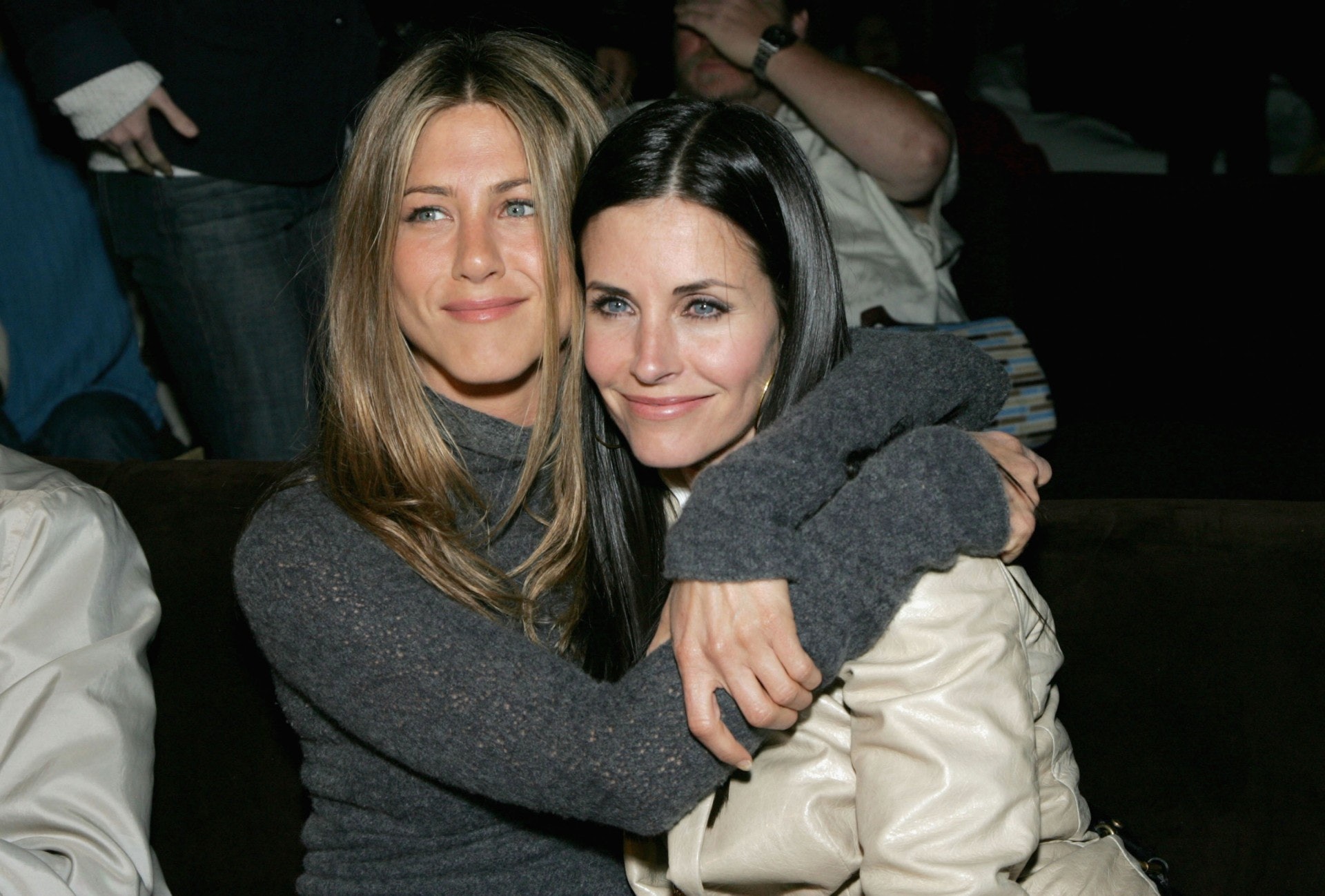 珍妮花安妮斯頓(Jennifer Aniston)與飾演Monica的翠妮葛絲(Courteney Cox)。(Getty Images)