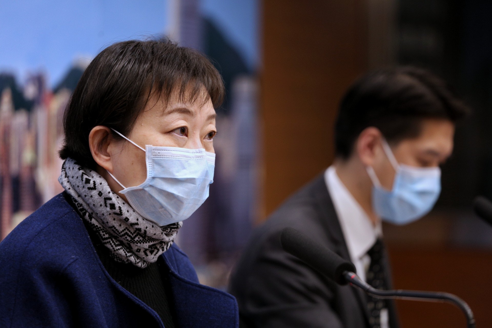 衞生署衞生防護中心傳染病處主任張竹君說,打邊爐及蒸桑拿都會霧化,但能否將病毒大型傳播仍要專門研究,她至今未能斷定。(張浩維攝) 衞生署衞生防護中心傳染病處主任張竹君說,打邊爐及蒸桑拿都會霧化,但能否將病毒大型傳播仍要專門研究,她至今未能斷定。(張浩維攝)