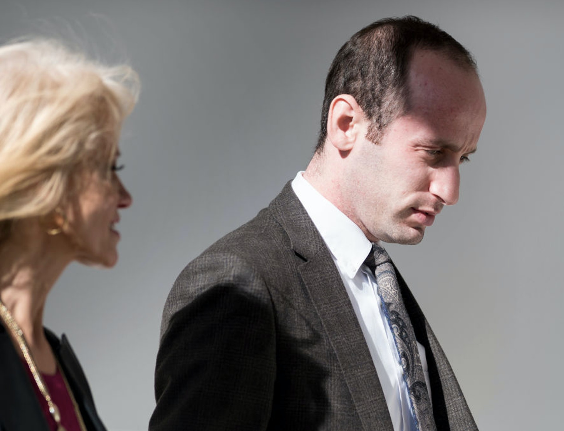 米勒(Stephen Miller)在特朗普團隊中開始鋒芒畢露。(Getty Images) 米勒(Stephen Miller)在特朗普團隊中開始鋒芒畢露。(Getty Images)