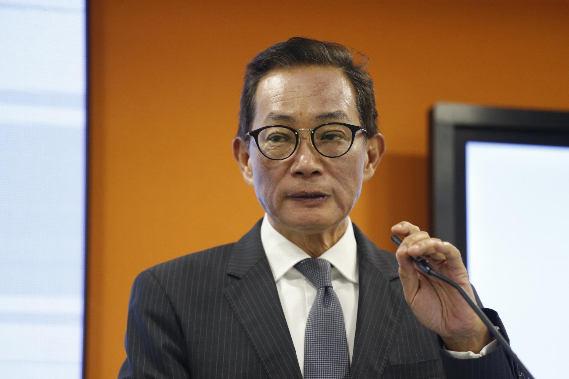 【武漢肺炎】私隱公署接12宗口罩商濫集資料投訴　斥網民披警車牌