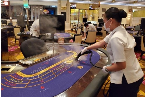 武漢肺炎】澳門賭場周四重開客人要保持一座位距離禁企位投注