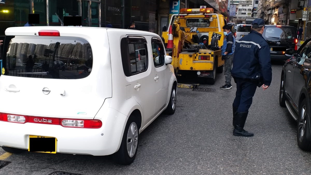 警打擊觀塘違泊情況昨發544張「牛肉乾」 拖走4輛車 警打擊觀塘違泊情況昨發544張「牛肉乾」 拖走4輛車