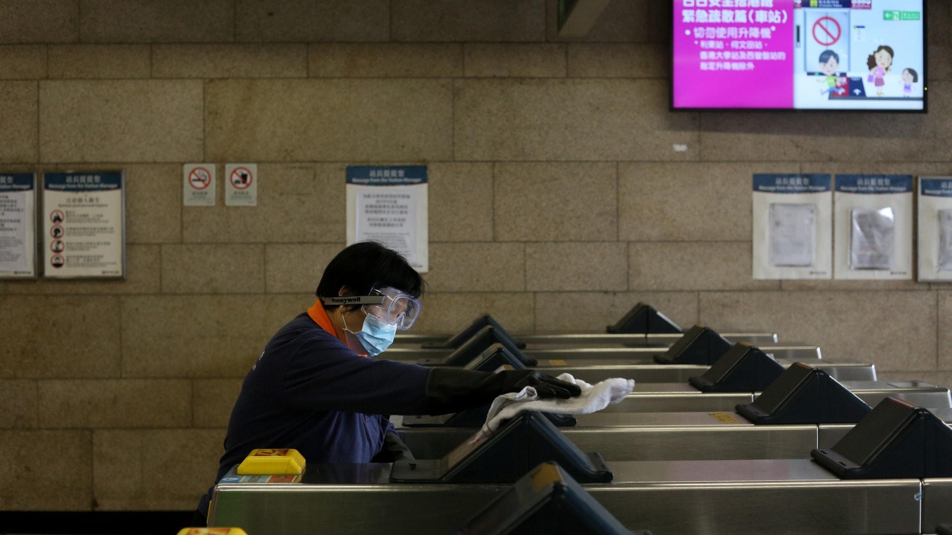 港鐵5月30日停東鐵線旺角東至紅磡服務 乘客可轉搭接駁巴或巴士 港鐵5月30日停東鐵線旺角東至紅磡服務 乘客可轉搭接駁巴或巴士