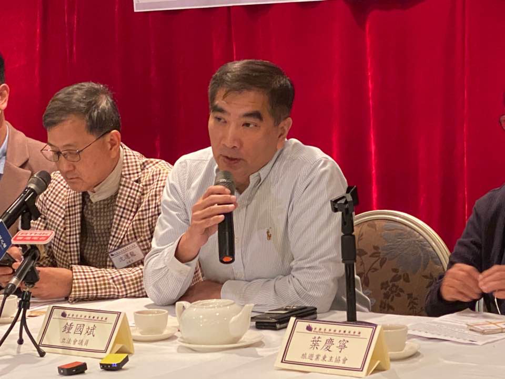 鍾國斌批政府用23億設口罩廠是不切實際。(鄭榕笛攝) 鍾國斌批政府用23億設口罩廠是不切實際。(鄭榕笛攝)