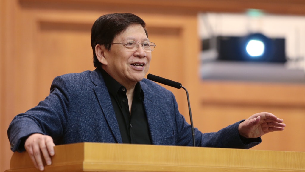 蕭若元與易還財務多名董事惹官非 女股東入稟求禁發行新股 蕭若元與易還財務多名董事惹官非 女股東入稟求禁發行新股