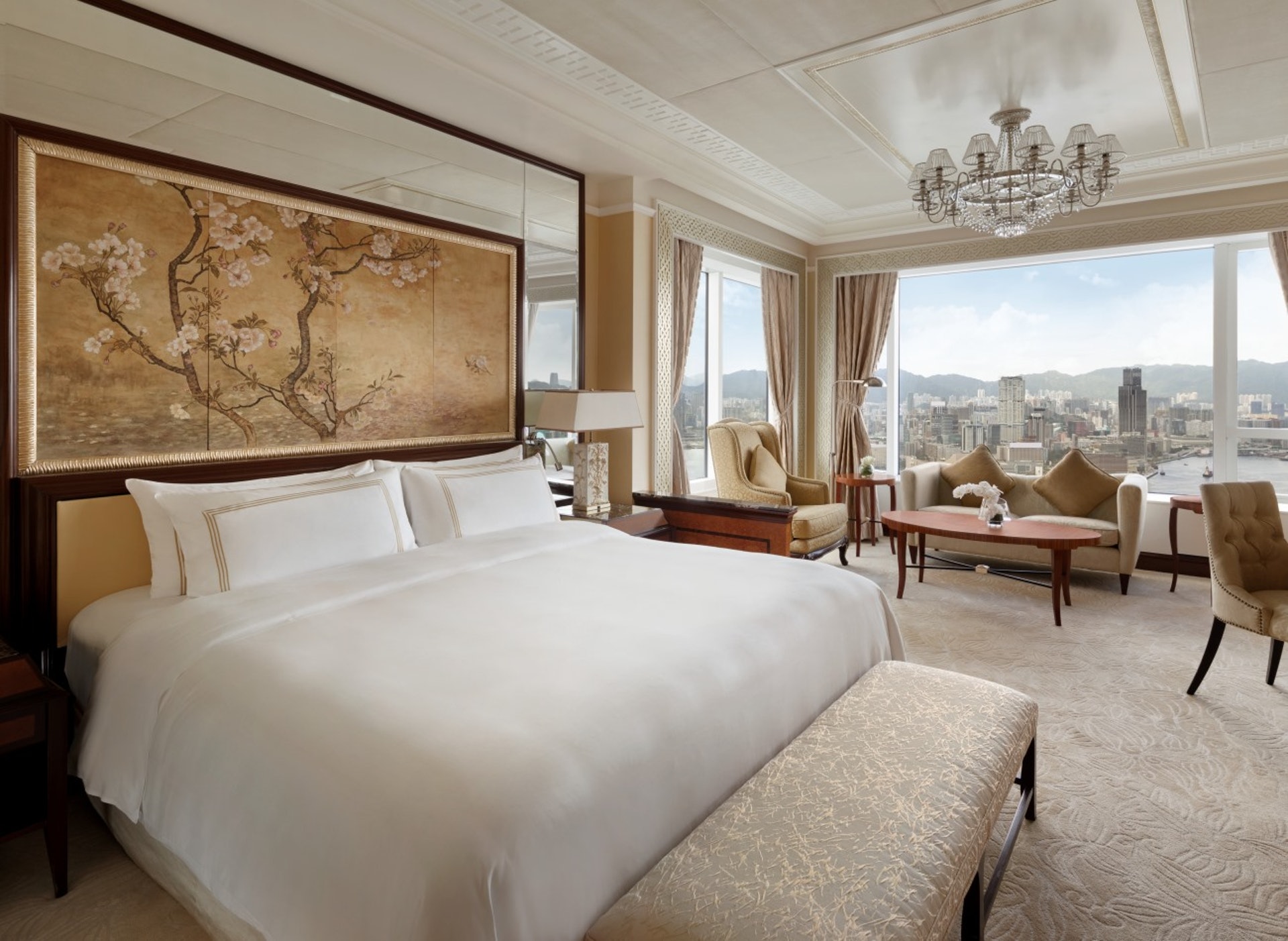 港島香格里拉大酒店接線職員表示,現時來自中國、意大利、伊朗,南韓的港人,酒店會跟隨香港條例,隔離者不會接受入住,並於人客入住前詳細查問旅遊記錄。(香港香格里拉大酒店網頁相片) 港島香格里拉大酒店接線職員表示,現時來自中國、意大利、伊朗,南韓的港人,酒店會跟隨香港條例,隔離者不會接受入住,並於人客入住前詳細查問旅遊記錄。(香港香格里拉大酒店網頁相片)