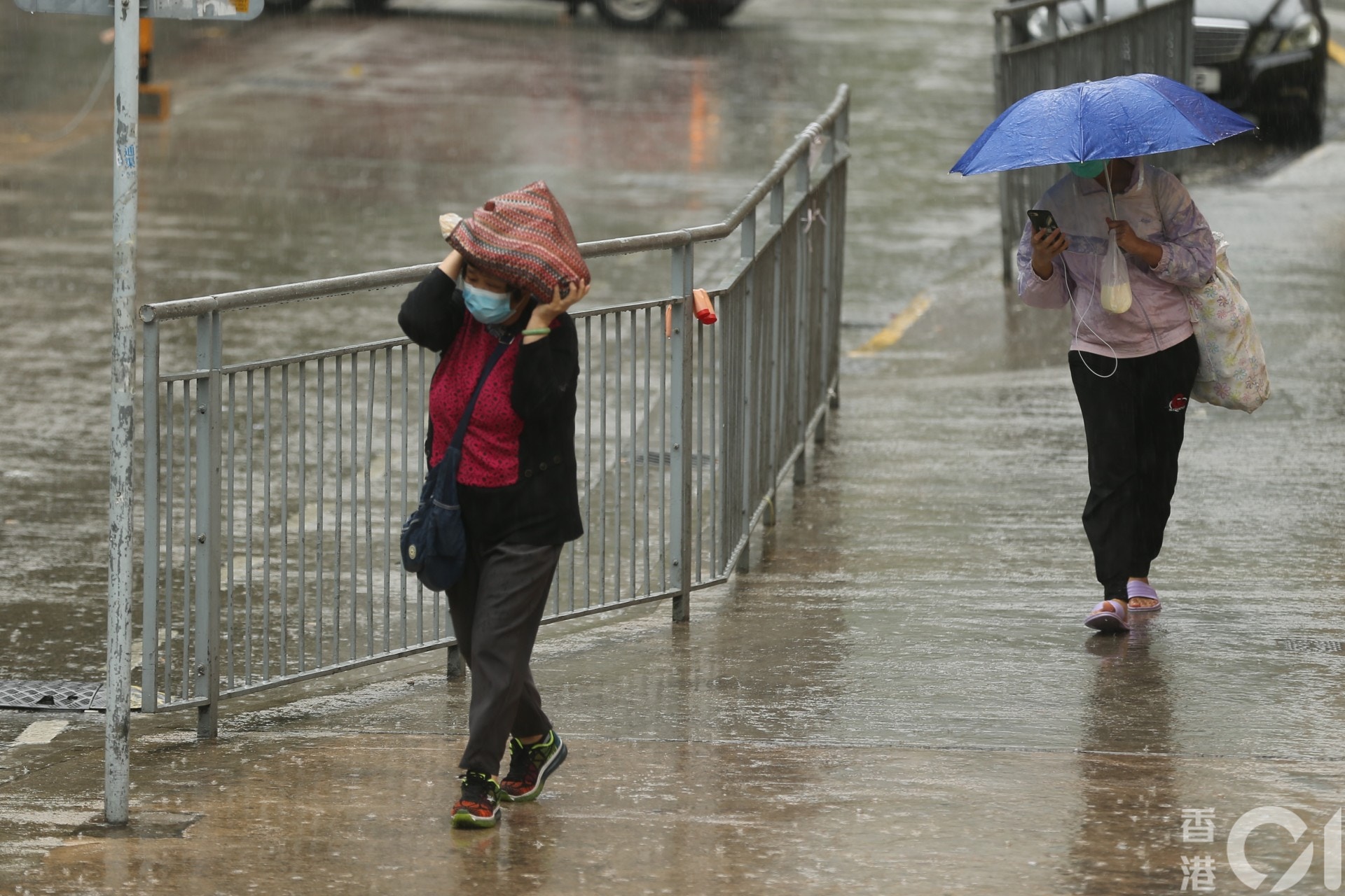 所有暴雨警告取消3年來首個黑雨持續近3小時所有學校上午停課 香港01 天氣