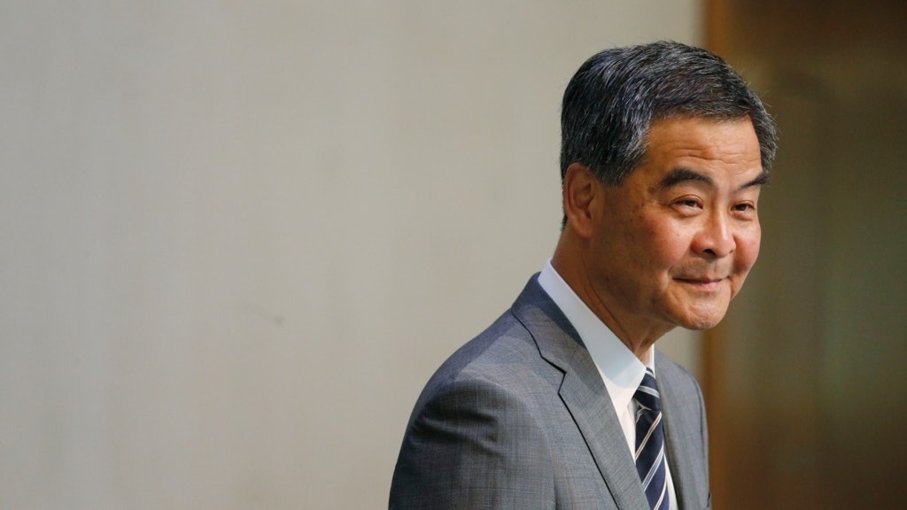 【新冠肺炎】梁振英:向遊行、示威舉英旗港人送機票 名額十個 【新冠肺炎】梁振英:向遊行、示威舉英旗港人送機票 名額十個