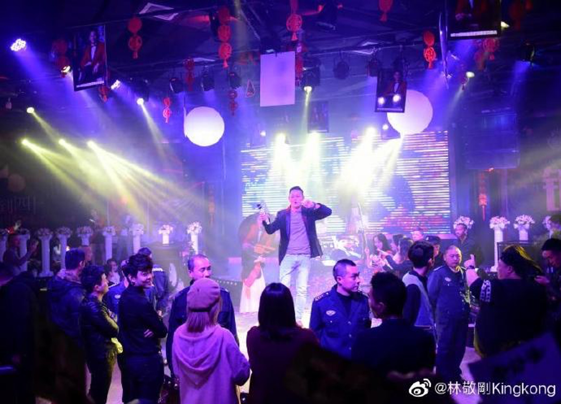 林敬刚不时回内地登台。(微博@林敬刚)