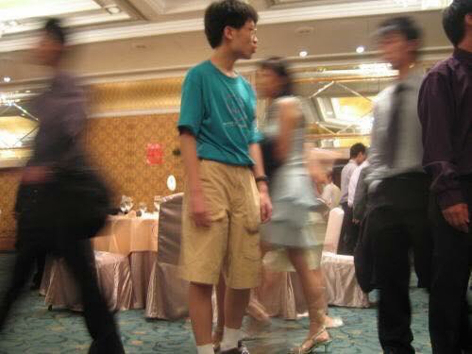 拆詞堂】拆解黃偉文筆下《浮誇》 邊緣人夾硬搏出位或成病態|香港01|眾樂迷