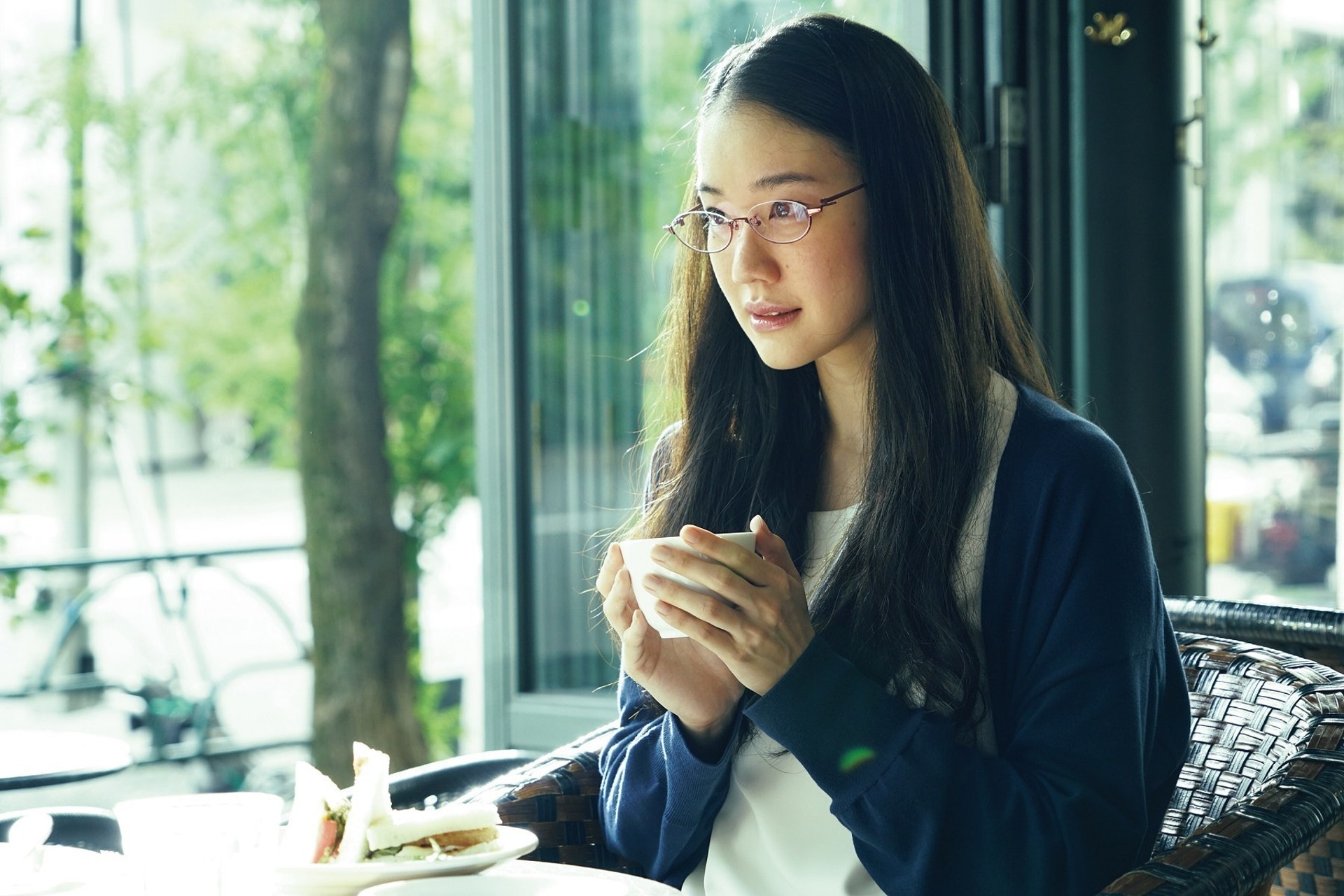 蒼井優被揭 書不離手 公認讀書多藝人半淡出成幸福 嚴妻 處世極具智慧 蒼井優被揭 書不離手 公認讀書多藝人半淡出成幸福 嚴妻 處世極具智慧