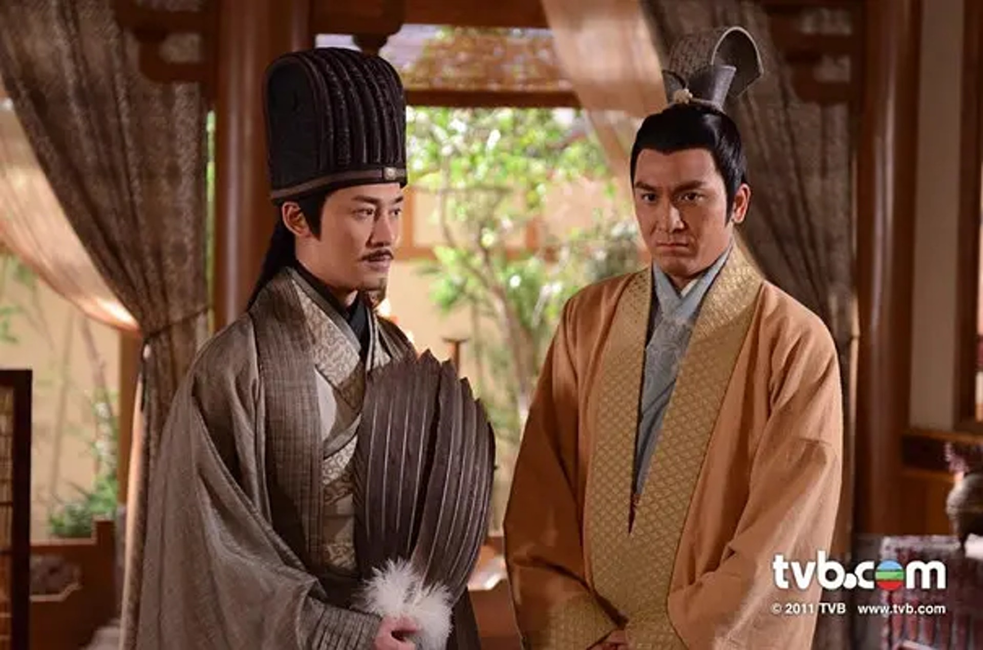 2012年TVB推出的穿越喜劇《回到三國》，其實只用三國做背景，內容相當無厘頭。（《回到三國》劇照）