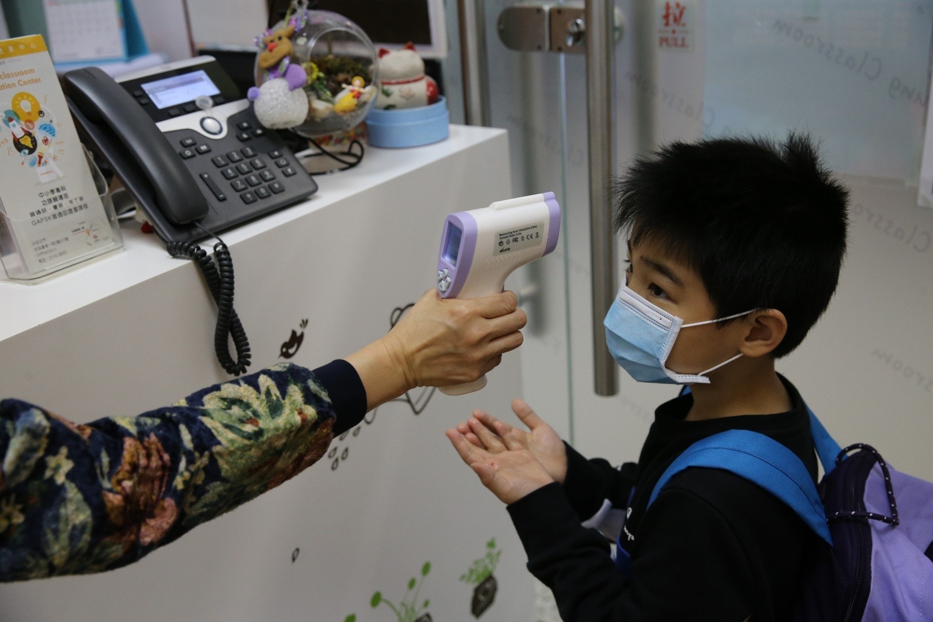 衞生防護中心於fb發文,解釋不同體溫計及探熱方法會有不同的發燒度數標準。(資料圖片) 衞生防護中心於fb發文,解釋不同體溫計及探熱方法會有不同的發燒度數標準。(資料圖片)