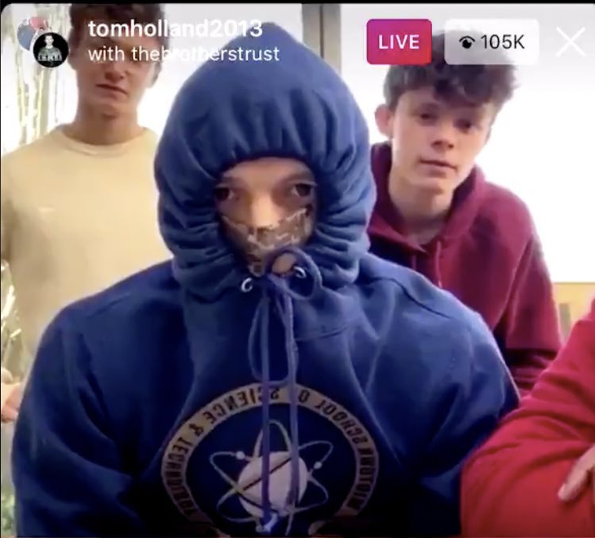 湯賀蘭IG開Live跟影迷見面,睇嚟佢係唔會戒得甩IG!(網上擷圖) 湯賀蘭IG開Live跟影迷見面,睇嚟佢係唔會戒得甩IG!(網上擷圖)