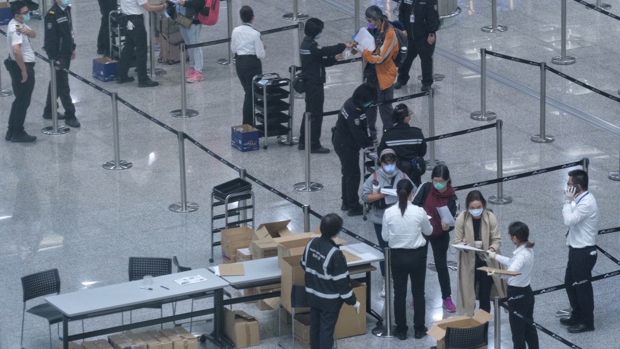 【新冠肺炎】衞署今起為英國及歐洲抵港者驗深喉唾液 再擴至美國 【新冠肺炎】衞署今起為英國及歐洲抵港者驗深喉唾液 再擴至美國