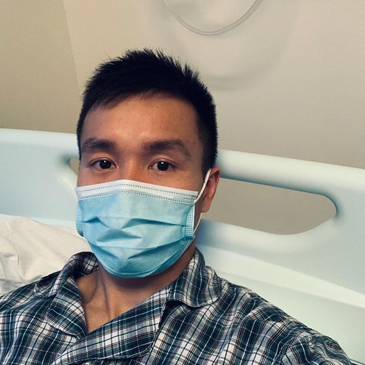 李振豪患上新冠肺炎後,一直在醫院隔離治療。(李振豪Facebook) 李振豪患上新冠肺炎後,一直在醫院隔離治療。(李振豪Facebook)