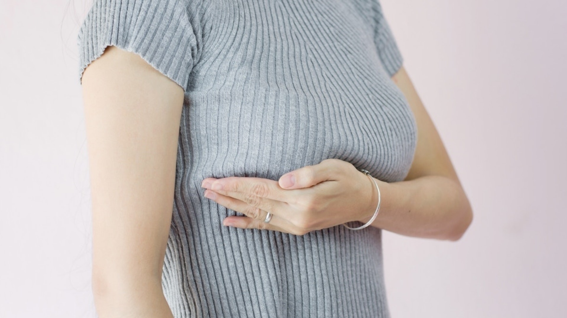 【檢查胸部】乳房形狀有異、現腫塊? 不同年齡層也要留意的變化 【檢查胸部】乳房形狀有異、現腫塊? 不同年齡層也要留意的變化
