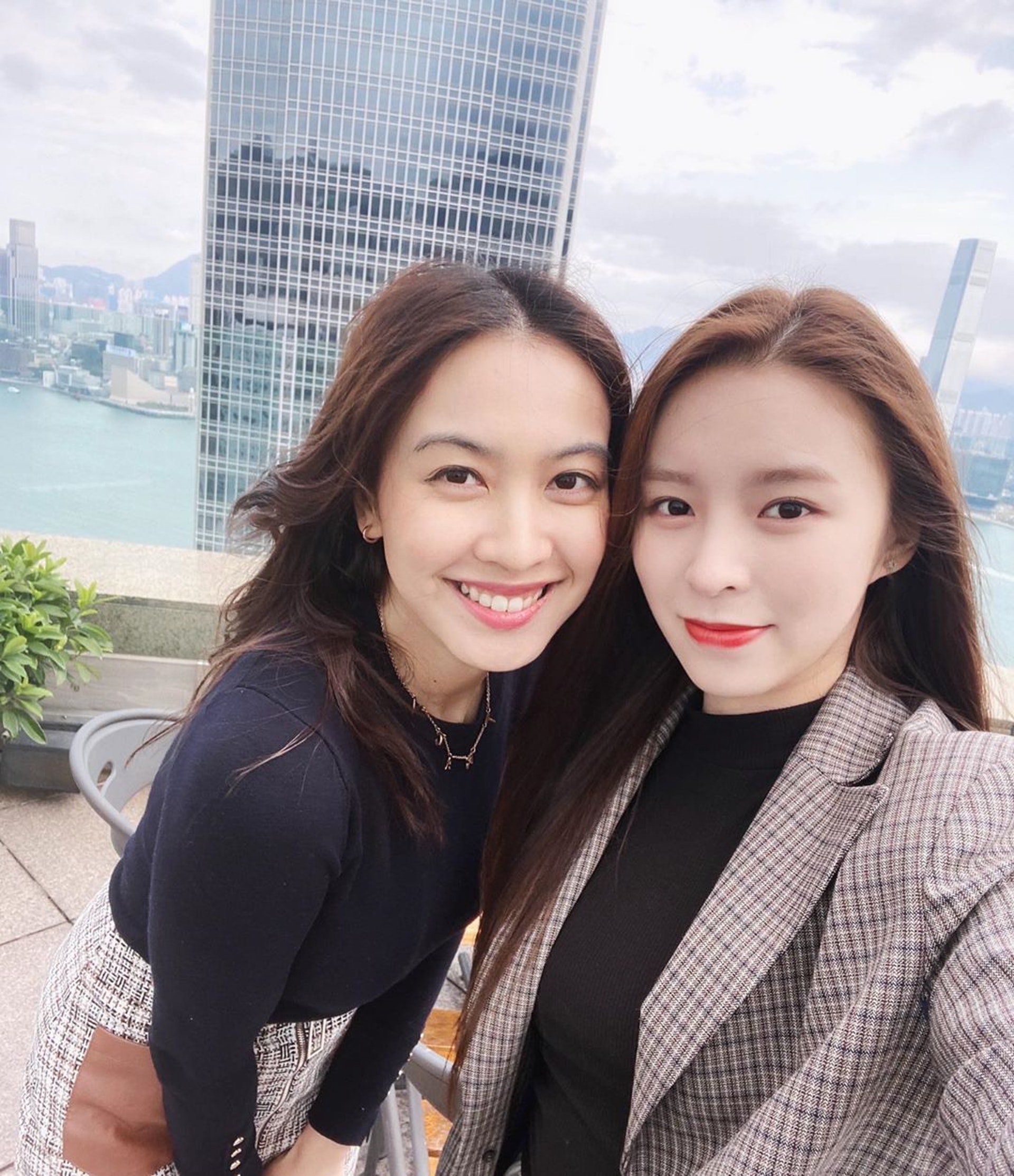 Elkie相約劇中的「後母」朱千雪見面。(IG/ @chongtingyanelkie) Elkie相約劇中的「後母」朱千雪見面。(IG/ @chongtingyanelkie)