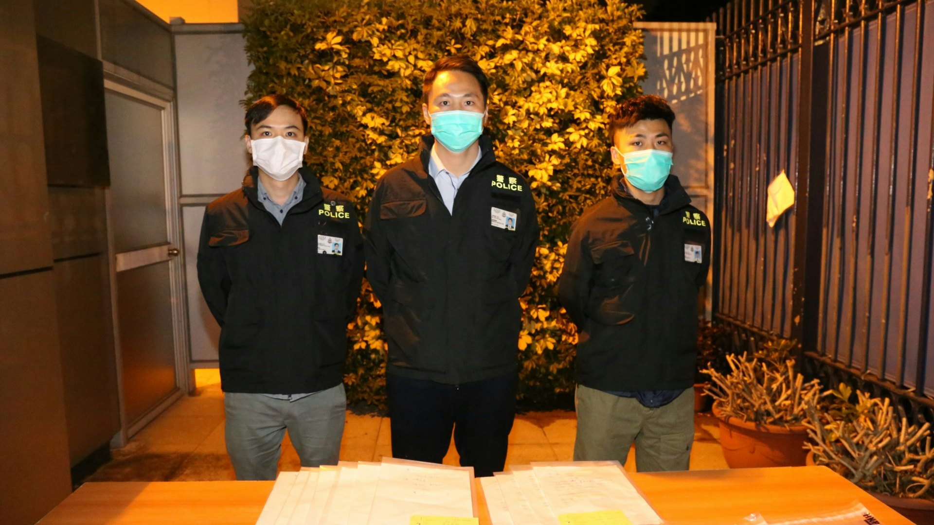 15歲少年遭禁錮虐打影裸照 被屈欠債簽4萬欠單 7人被捕最細14歲 15歲少年遭禁錮虐打影裸照 被屈欠債簽4萬欠單 7人被捕最細14歲