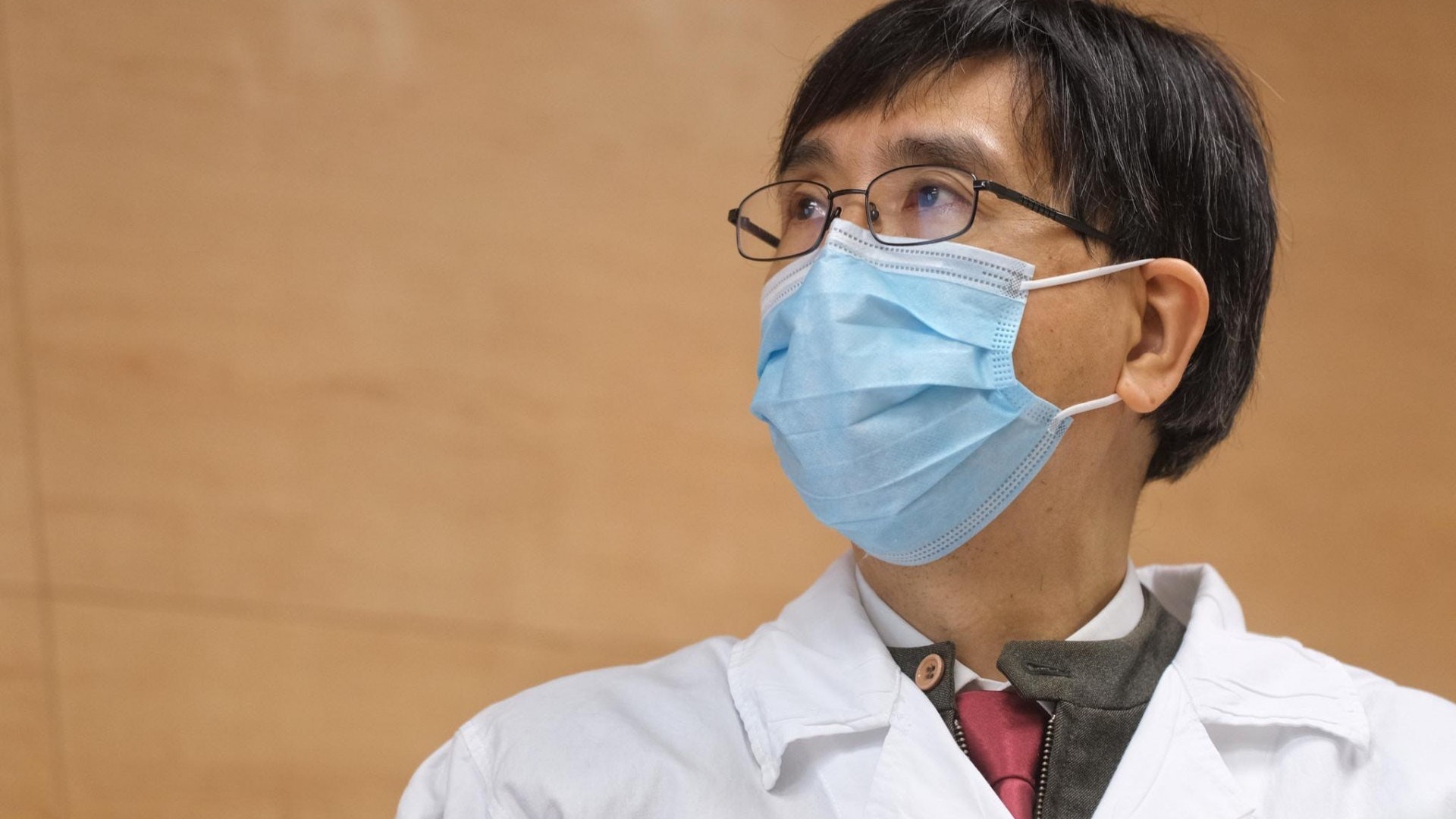 袁國勇:歐洲返港患者啟動本地傳播鏈 本港需大幅增加檢測量 袁國勇:歐洲返港患者啟動本地傳播鏈 本港需大幅增加檢測量