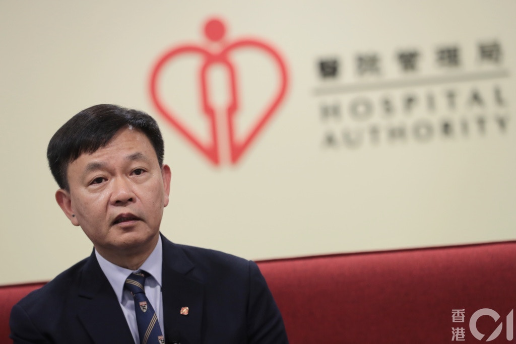 梁栢賢是醫院管理局前行政總裁，現時是新冠疫苗接種計劃專責工作小組成員。 （資料圖片／李澤彤攝）