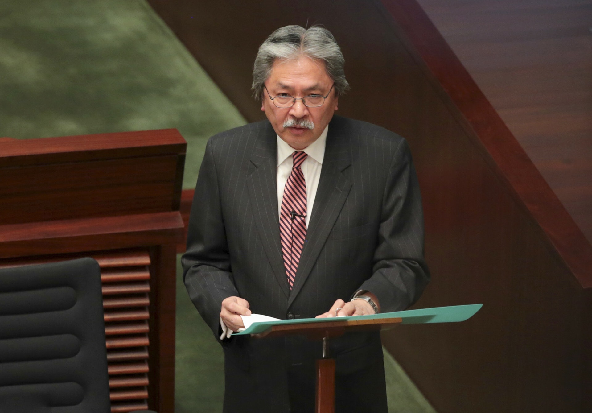 曾俊華形容香港「躁動不安」,引用甘迺迪名句,寄語港人回歸理性,自己解決問題。(李澤彤攝) 曾俊華形容香港「躁動不安」,引用甘迺迪名句,寄語港人回歸理性,自己解決問題。(李澤彤攝)