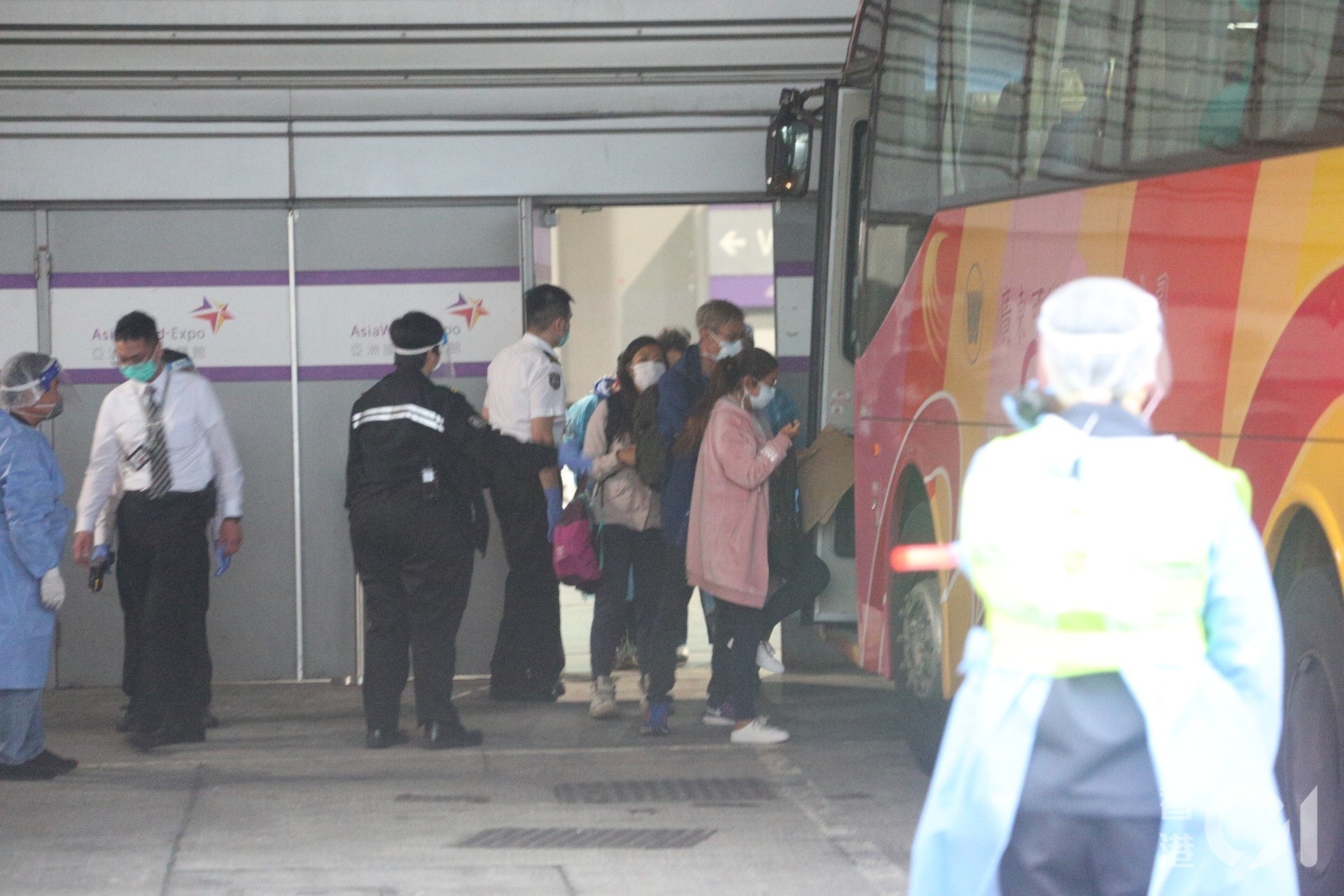 一批秘魯回港旅客獲安排到亞博接受快速測試。(資料圖片/林振華攝) 一批秘魯回港旅客獲安排到亞博接受快速測試。(資料圖片/林振華攝)