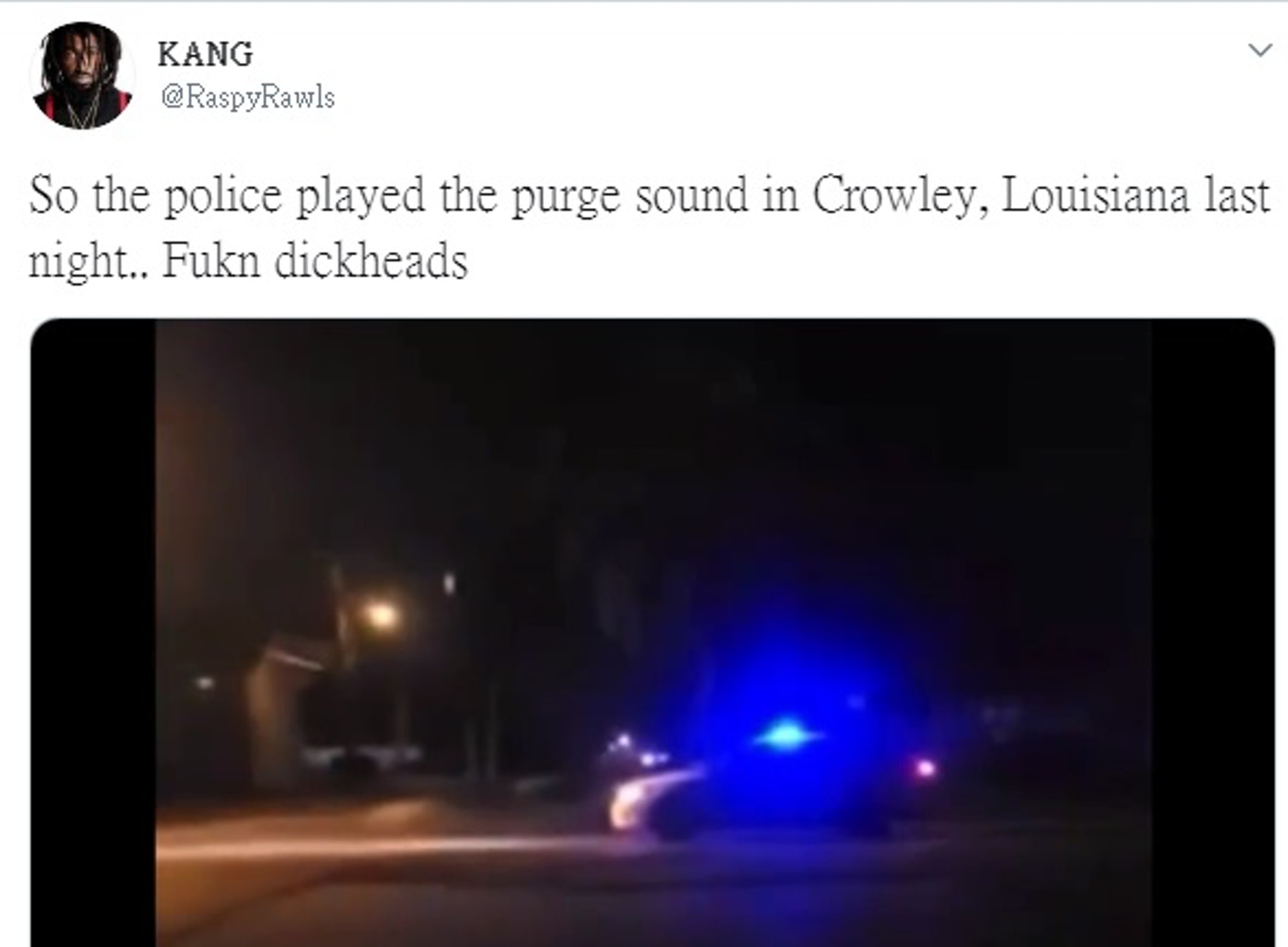 有網民上載事發短片,爆粗鬧爆克羅利警察局的手法。(RaspyRawls Twitter 擷圖) 有網民上載事發短片,爆粗鬧爆克羅利警察局的手法。(RaspyRawls Twitter 擷圖)