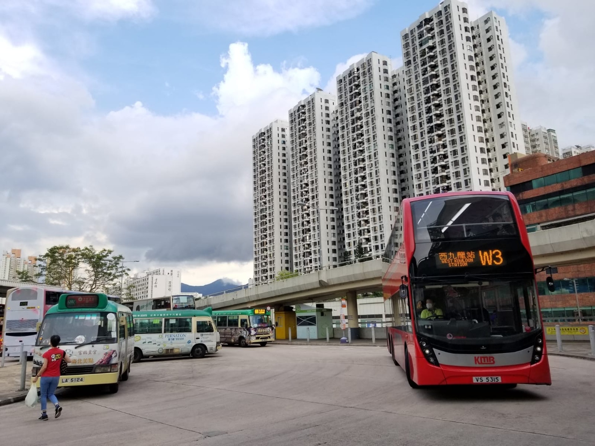 大埔區議員新民主同盟任啟邦受訪時指,自九巴W3線暫停服務後,至今曾接獲數名街坊投訴停運帶來的不便。 (資料圖片) 大埔區議員新民主同盟任啟邦受訪時指,自九巴W3線暫停服務後,至今曾接獲數名街坊投訴停運帶來的不便。 (資料圖片)