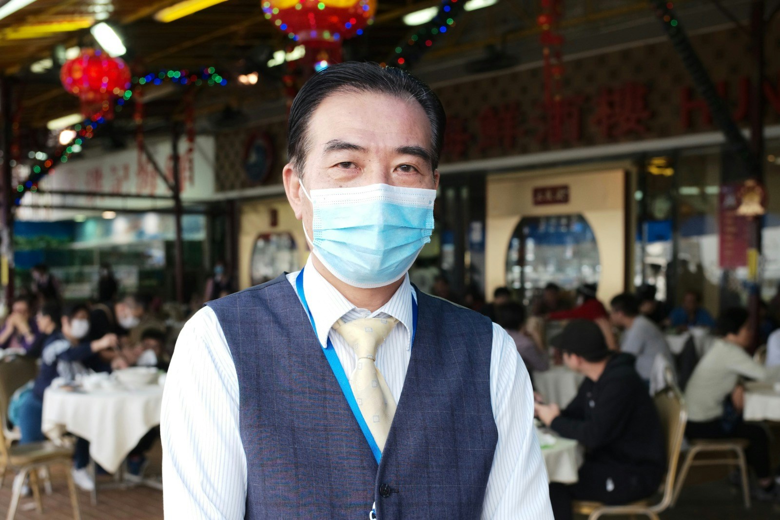 洪記海鮮酒家總經理譚靄庭表示，這兩日生意比十幾日前多三分一，但形容情況屬「虛火」， 不會持久。（高仲明攝）