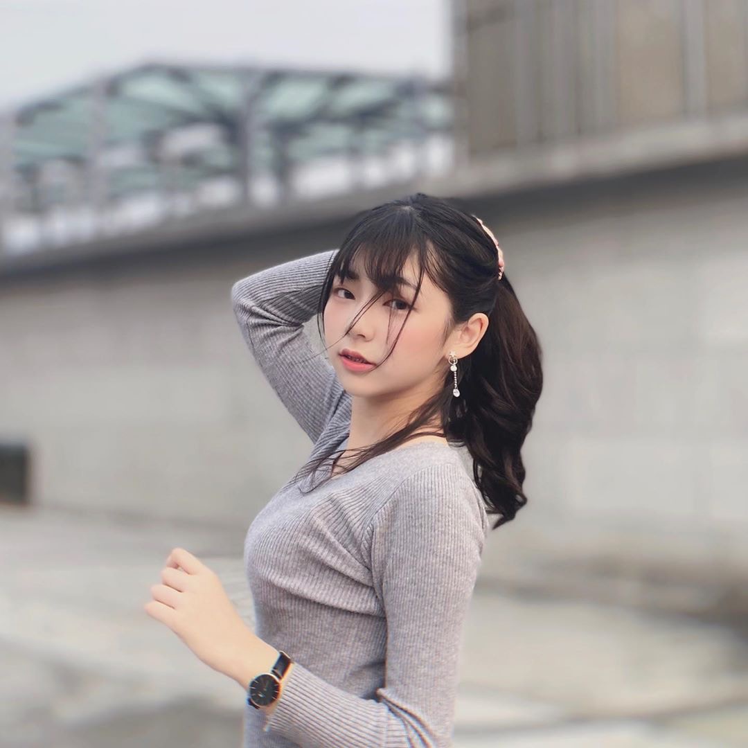 有網民認為許悅與簡淑兒外貌相似，圖為許悅。（IG@yueh_0720）