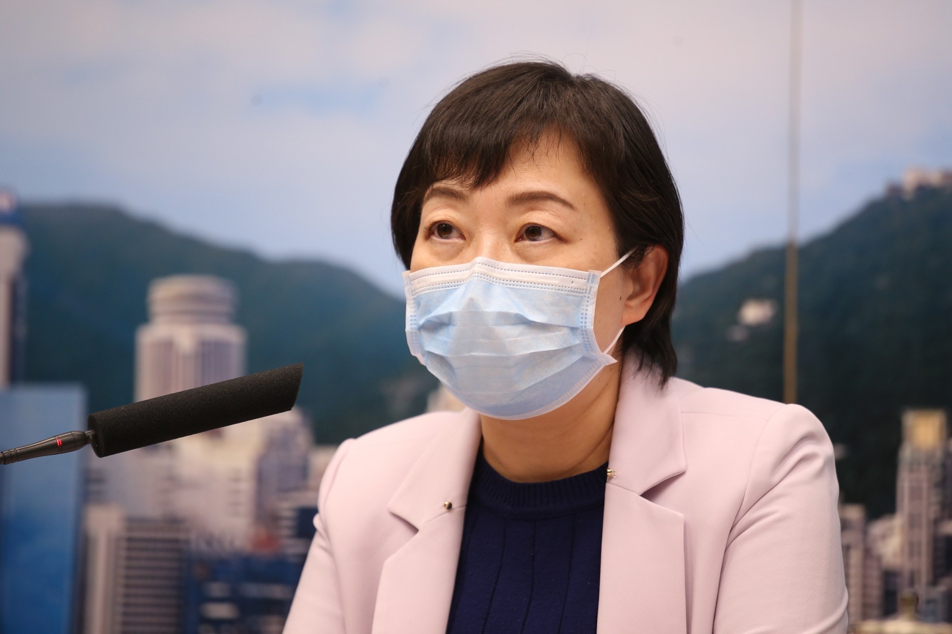4月21日,新增4宗新型冠狀病毒個案,均有外遊紀錄。衞生署及醫管局交代最新情況。圖為張竹君醫生。(梁鵬威攝) 4月21日,新增4宗新型冠狀病毒個案,均有外遊紀錄。衞生署及醫管局交代最新情況。圖為張竹君醫生。(梁鵬威攝)