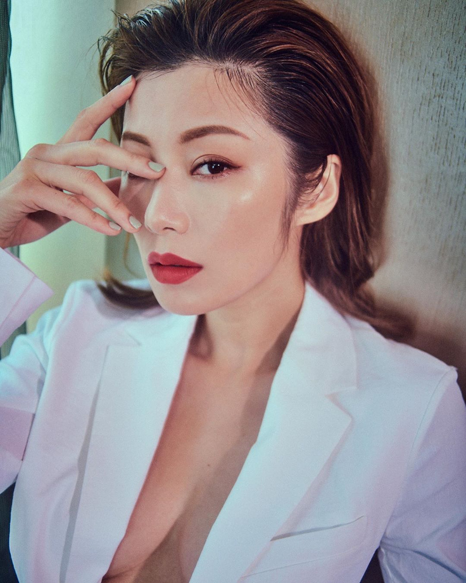 楊柳青大展知性美!(IG/@wiyona) 楊柳青大展知性美!(IG/@wiyona)