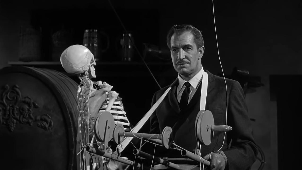 由Vincent Price主演的《House on Haunted Hill》，電影原來當年都使用了真實人骨。（《House on Haunted Hill》劇照）