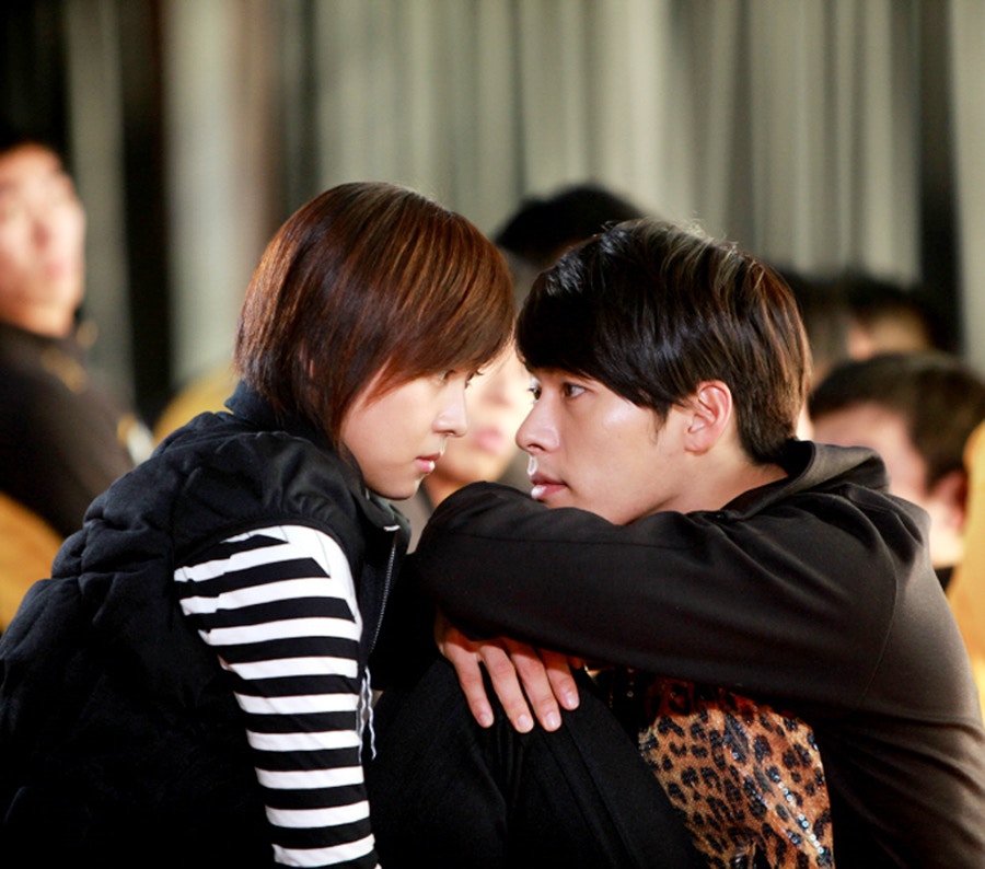 奇幻的核心道具可不能隨意使用。這一點金編劇很懂,不然《秘密花園》中男女變身的梗也不會只用了三次(《秘密花園》劇照) 奇幻的核心道具可不能隨意使用。這一點金編劇很懂,不然《秘密花園》中男女變身的梗也不會只用了三次(《秘密花園》劇照)