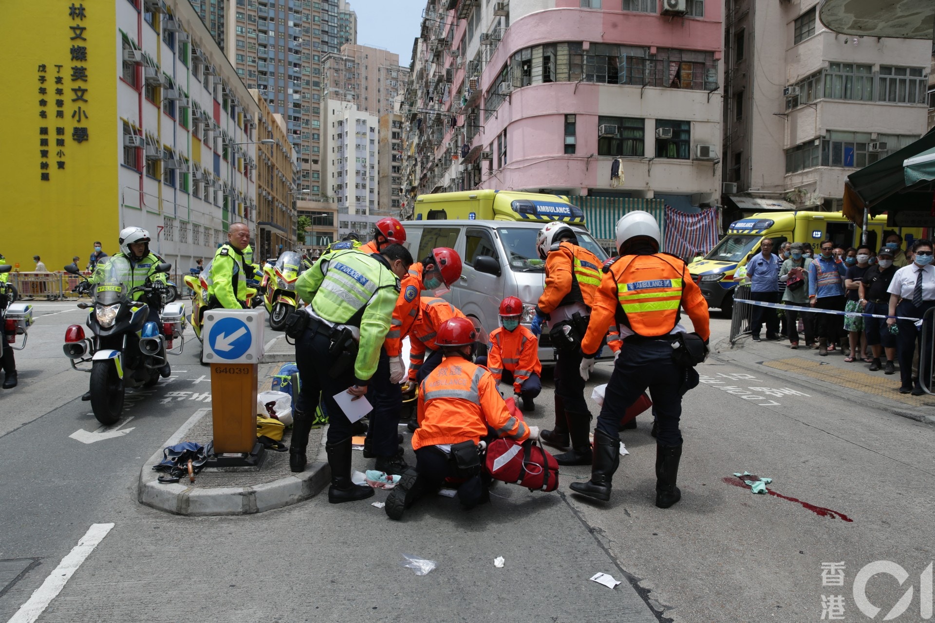 奪命車禍 土瓜灣八旬夫婦捱貨van撞夫搶救後不治妻仍危殆