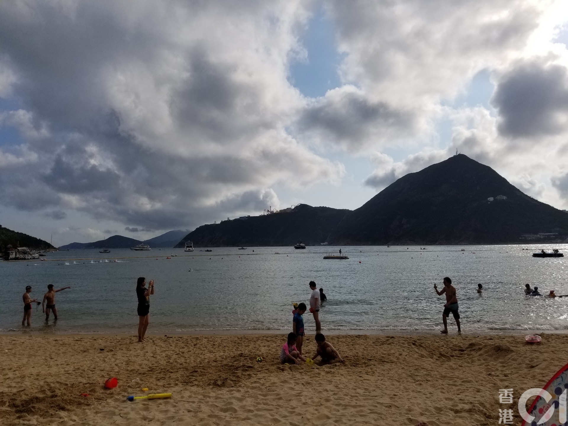 深水灣近日已不見海豚出沒。(王譯揚攝) 深水灣近日已不見海豚出沒。(王譯揚攝)