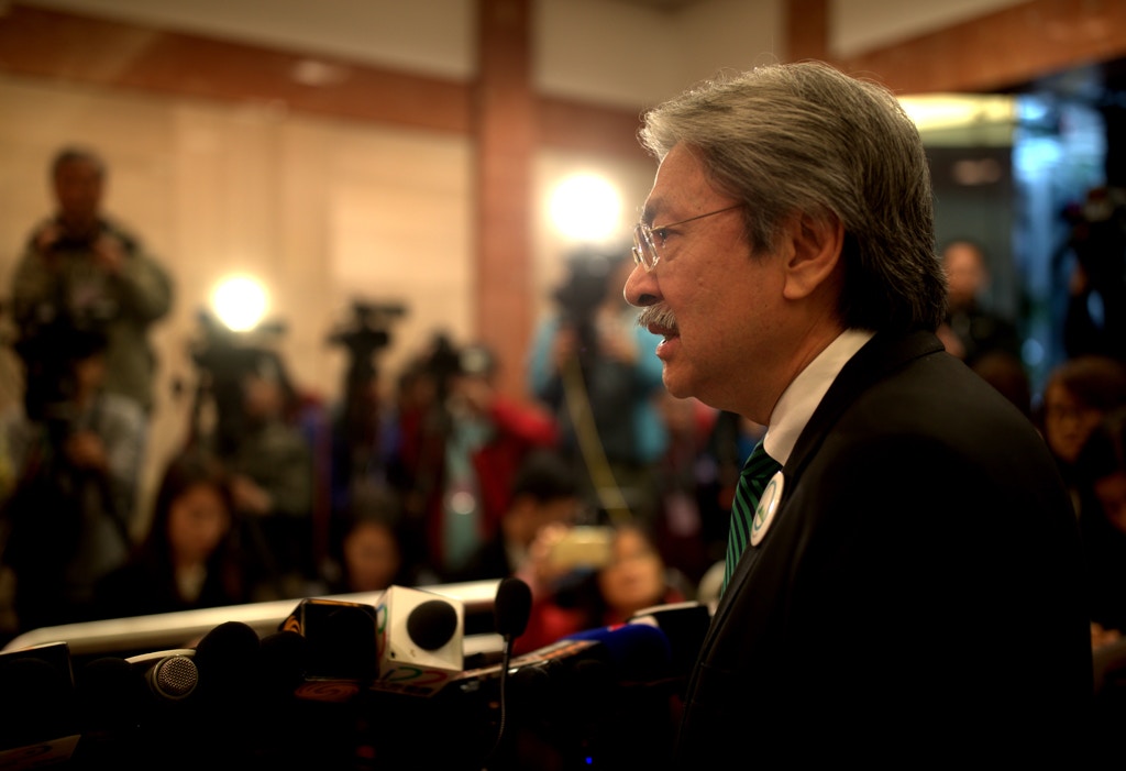 曾俊華今日提交160個提名，但不足40個來自建制派。（余俊亮攝）