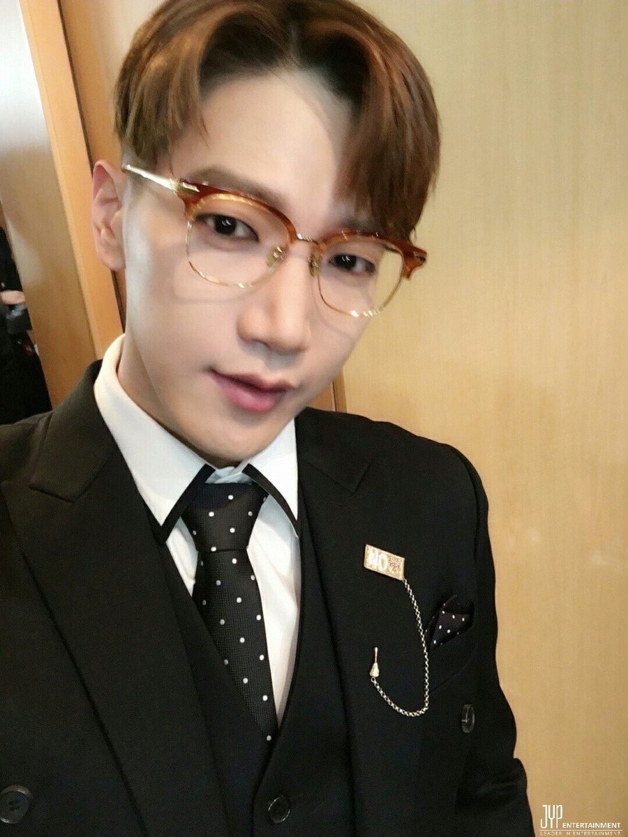 Jun.K@2PM三米高墮下送院《6Nights》演唱會腰斬Hottest怒吼JYP