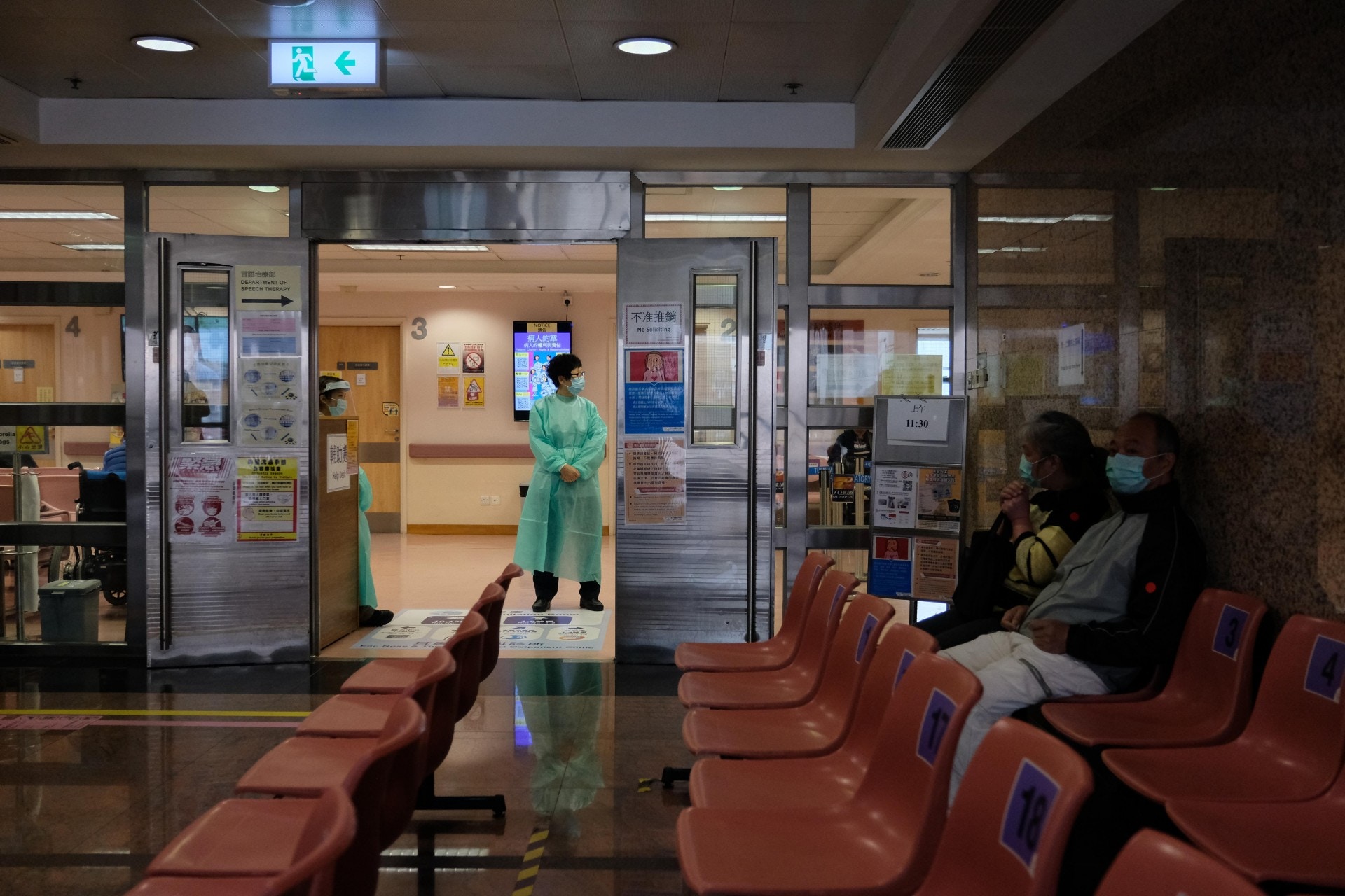 新冠肺炎 醫管局周二起為院舍及精神科病房病人抽樣入院篩查 香港01 社會新聞