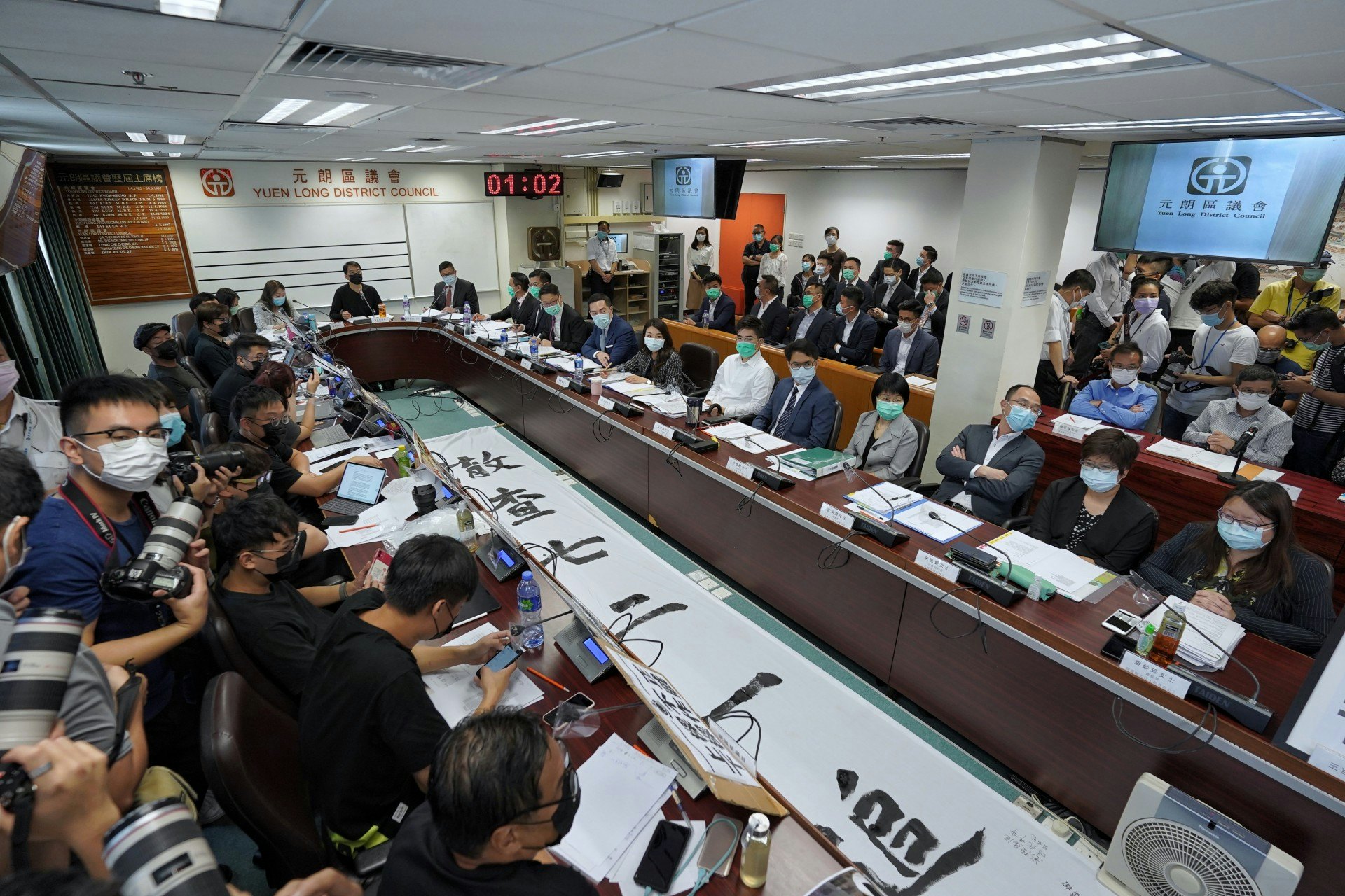 警務處長鄧炳強出席元朗區議會。(鄭子峰攝) 警務處長鄧炳強出席元朗區議會。(鄭子峰攝)